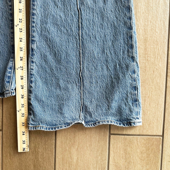 Levi's Ribcage Bell Jeans Size 31X34 Tall Blue Boho Western Stretch Light Wash - Picture 11 of 12